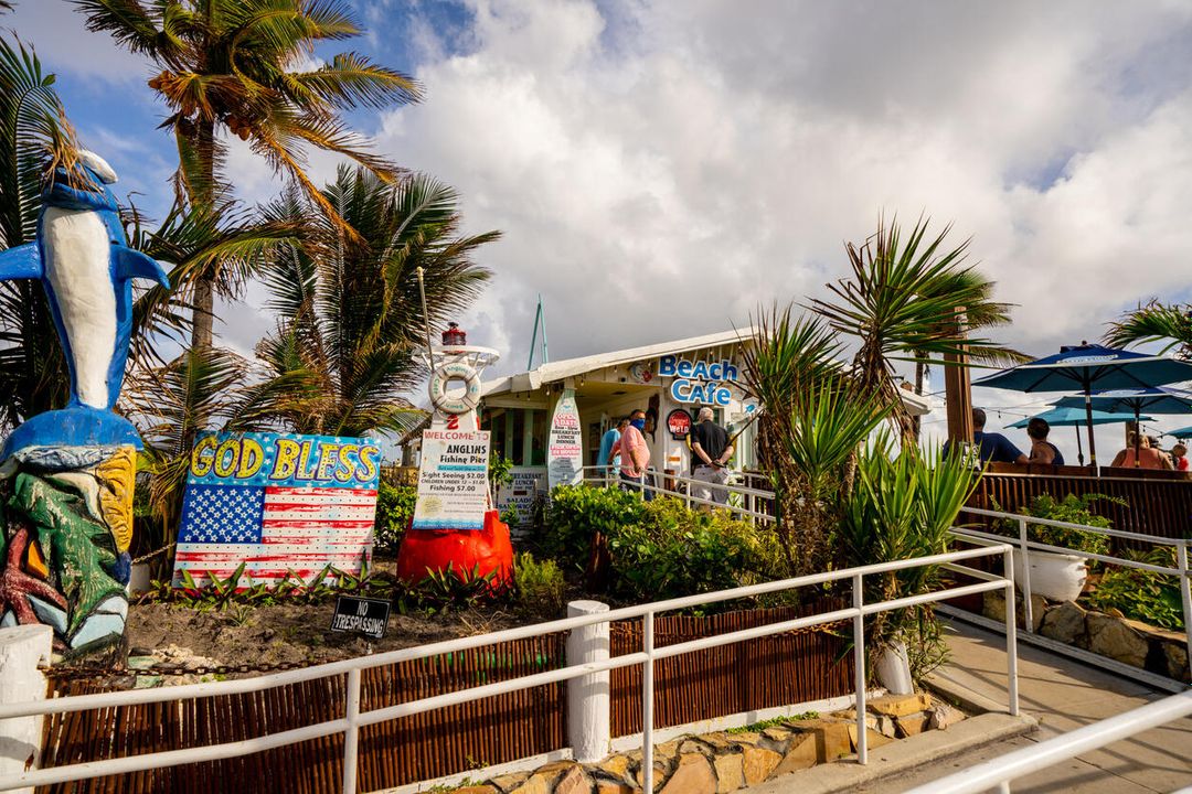 На продажу: $514,950 (2 спален, 2 ванн, 1300 Квадратных фут)