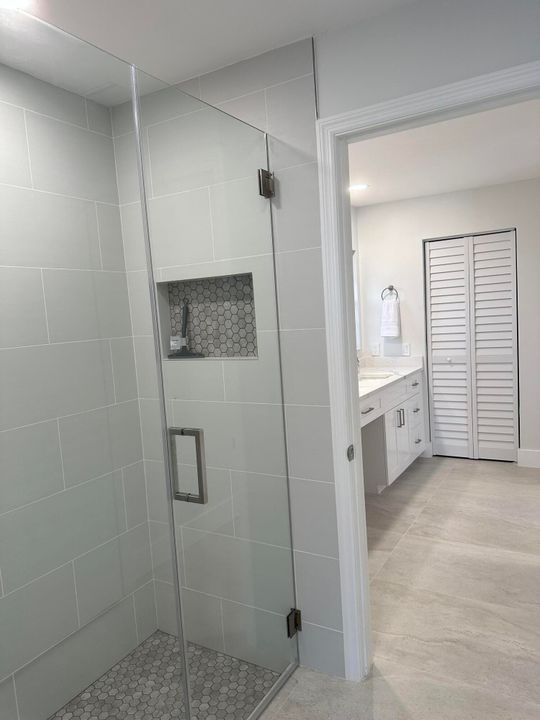 合同活跃: $5,500 (4 贝兹, 2 浴室, 2079 平方英尺)