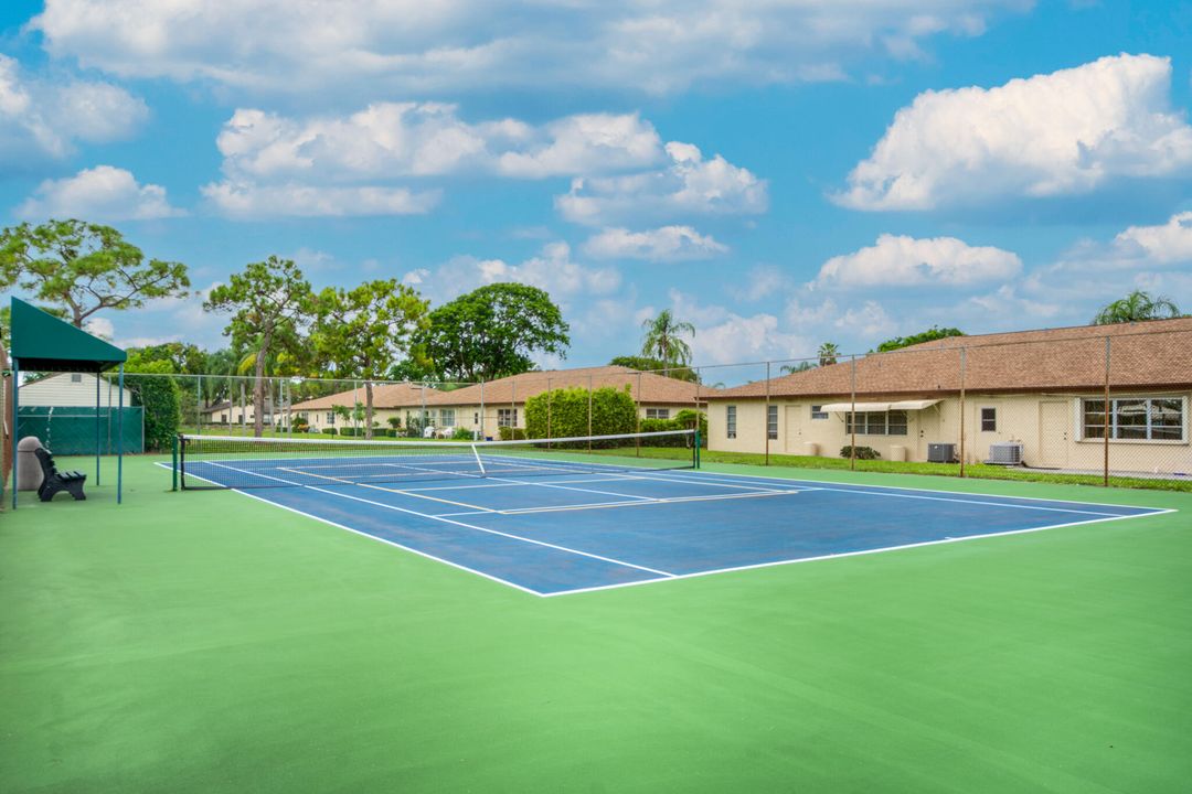 待售: $153,500 (1 贝兹, 2 浴室, 1092 平方英尺)