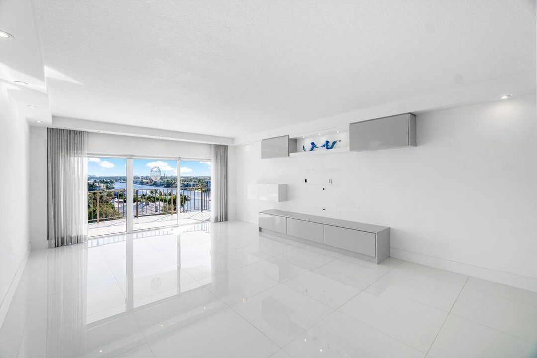 En Venta: $1,395,000 (2 camas, 2 baños, 1729 Pies cuadrados)