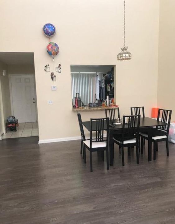 For Rent: $2,050 (2 beds, 2 baths, 1165 Square Feet)