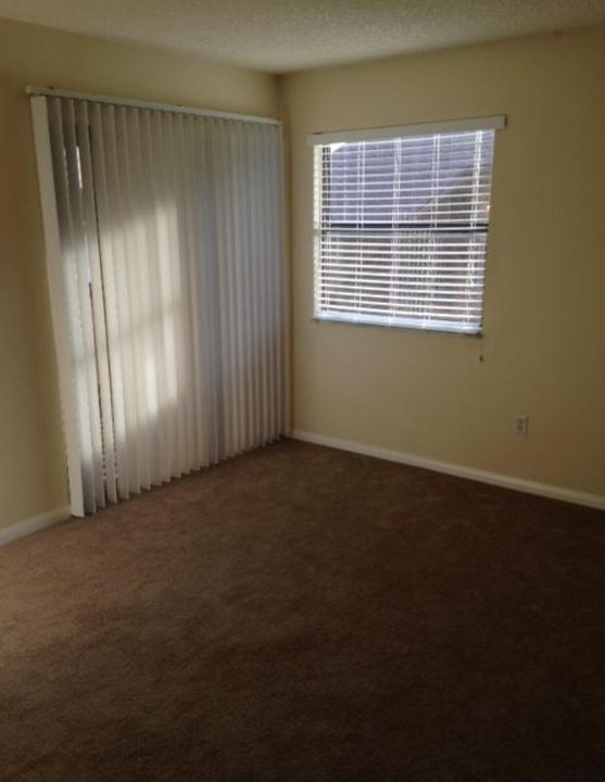 For Rent: $2,050 (2 beds, 2 baths, 1165 Square Feet)