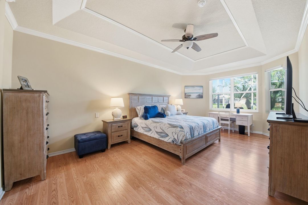 Activo con contrato: $525,000 (3 camas, 2 baños, 2215 Pies cuadrados)