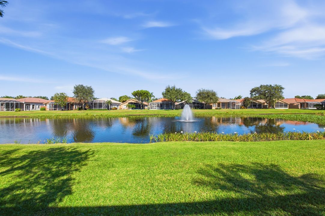 Activo con contrato: $525,000 (3 camas, 2 baños, 2215 Pies cuadrados)