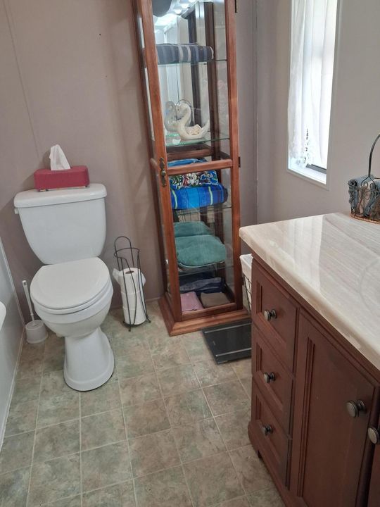 На продажу: $185,000 (2 спален, 2 ванн, 1040 Квадратных фут)