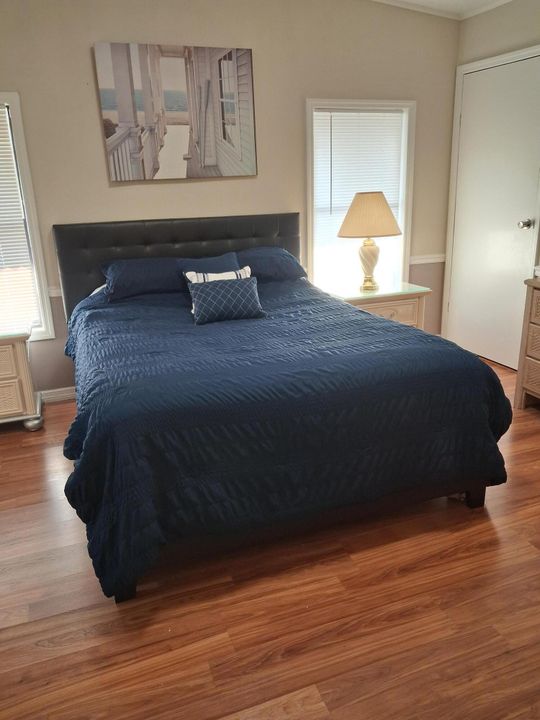 На продажу: $185,000 (2 спален, 2 ванн, 1040 Квадратных фут)