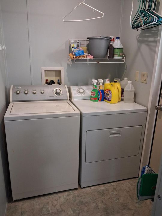 На продажу: $185,000 (2 спален, 2 ванн, 1040 Квадратных фут)