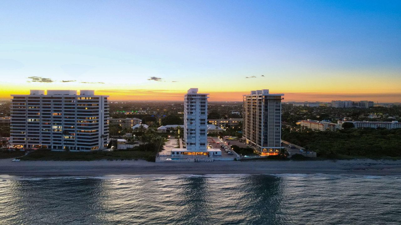 For Sale: $1,150,000 (3 beds, 2 baths, 2006 Square Feet)