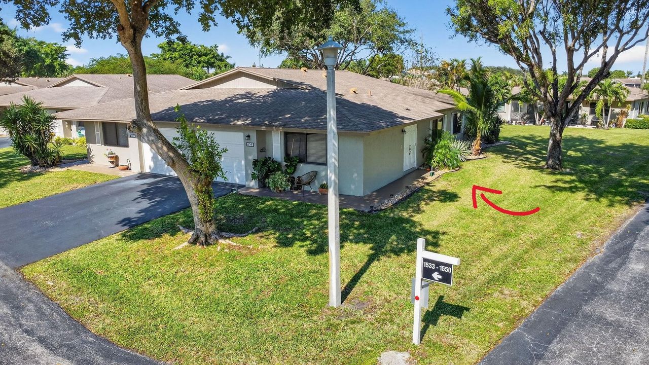 For Sale: $258,000 (2 beds, 2 baths, 1114 Square Feet)