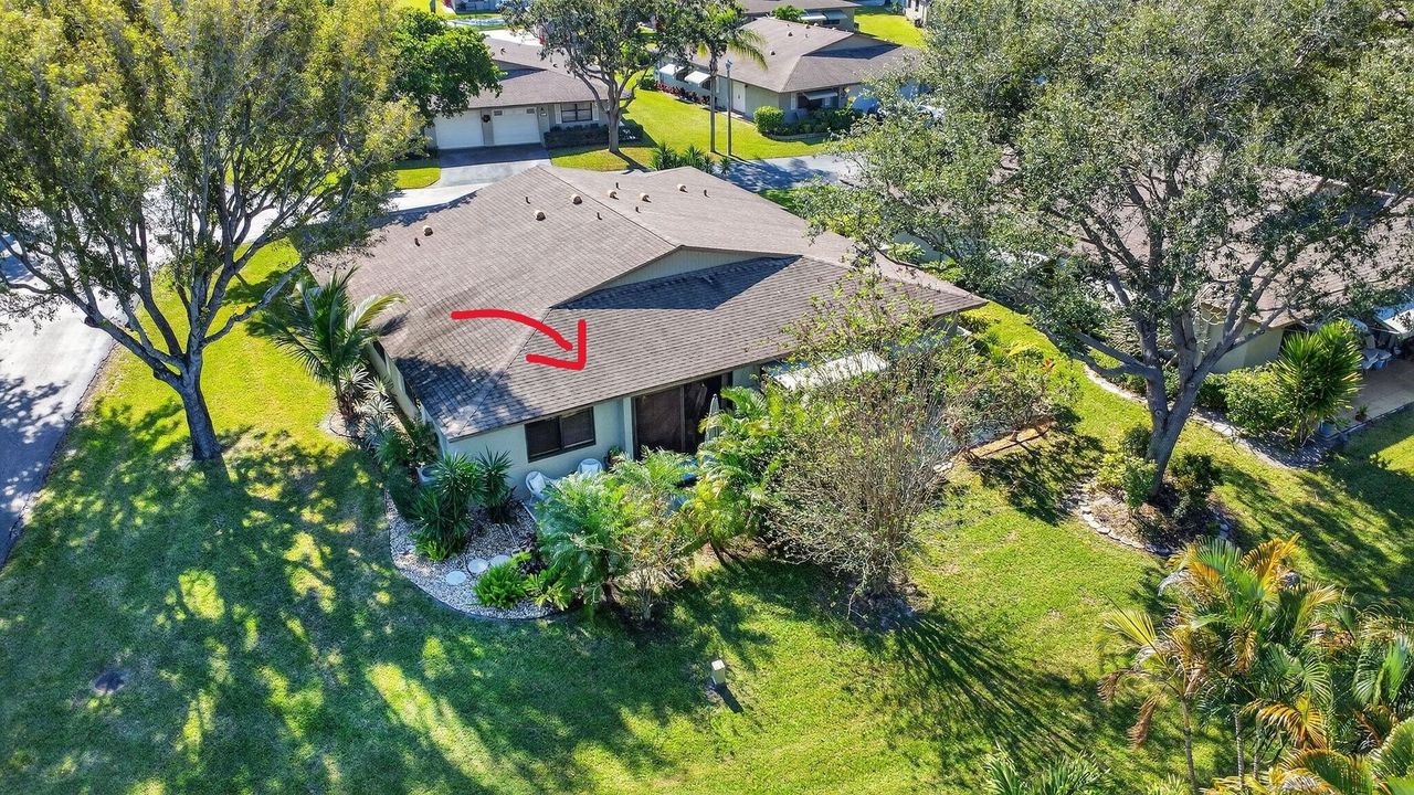 For Sale: $258,000 (2 beds, 2 baths, 1114 Square Feet)