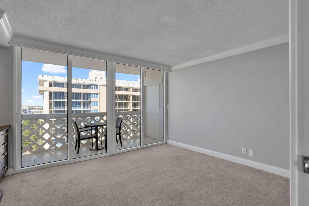 For Sale: $1,150,000 (3 beds, 2 baths, 2006 Square Feet)