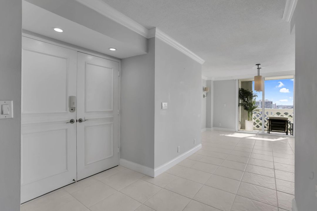 For Sale: $1,150,000 (3 beds, 2 baths, 2006 Square Feet)