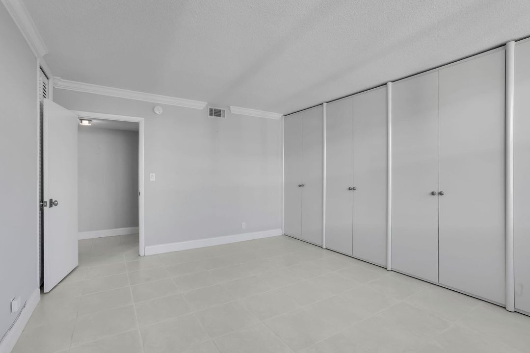 For Sale: $1,150,000 (3 beds, 2 baths, 2006 Square Feet)