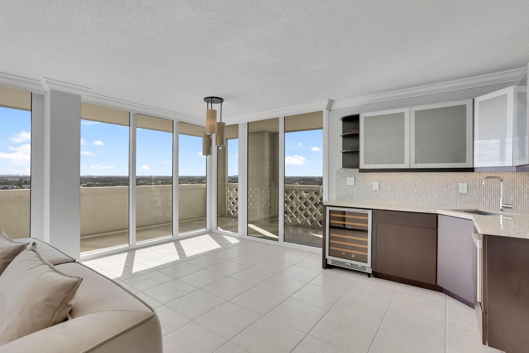 For Sale: $1,150,000 (3 beds, 2 baths, 2006 Square Feet)