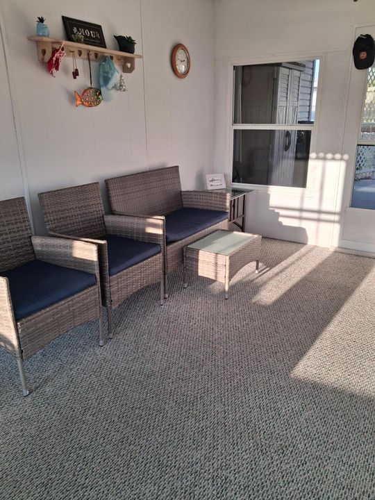 На продажу: $185,000 (2 спален, 2 ванн, 1040 Квадратных фут)