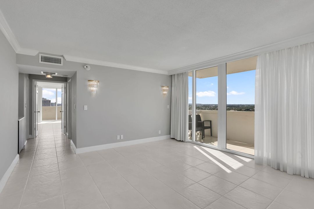 For Sale: $1,150,000 (3 beds, 2 baths, 2006 Square Feet)