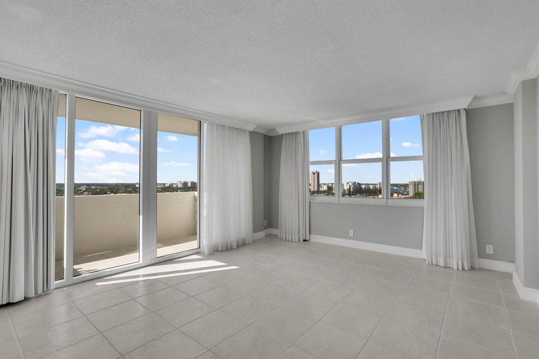 For Sale: $1,150,000 (3 beds, 2 baths, 2006 Square Feet)