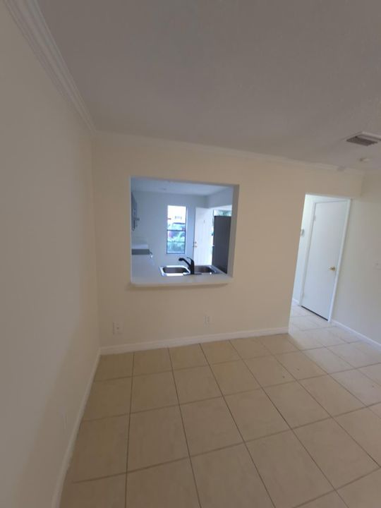 В аренду: $1,850 (2 спален, 1 ванн, 963 Квадратных фут)