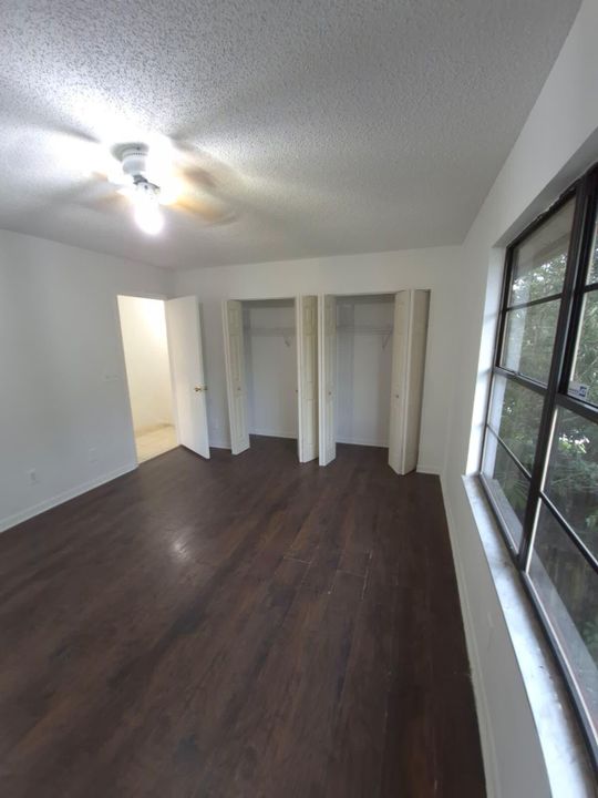 В аренду: $1,850 (2 спален, 1 ванн, 963 Квадратных фут)