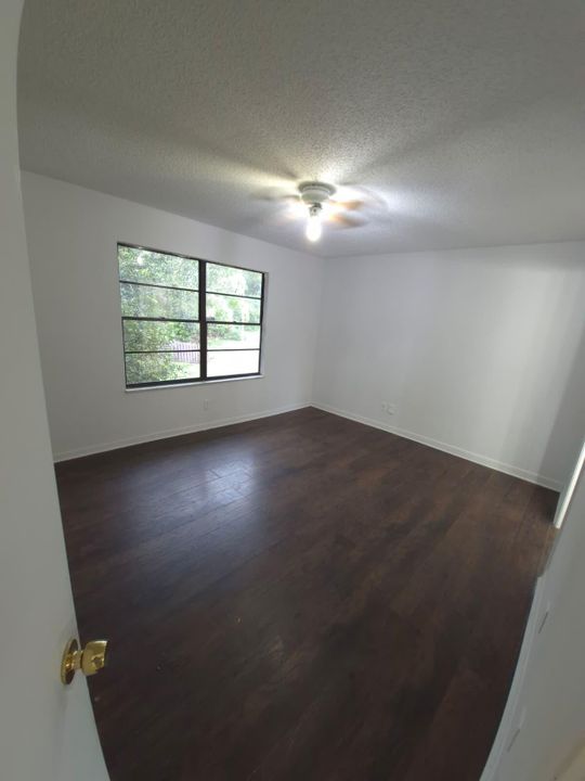 В аренду: $1,850 (2 спален, 1 ванн, 963 Квадратных фут)