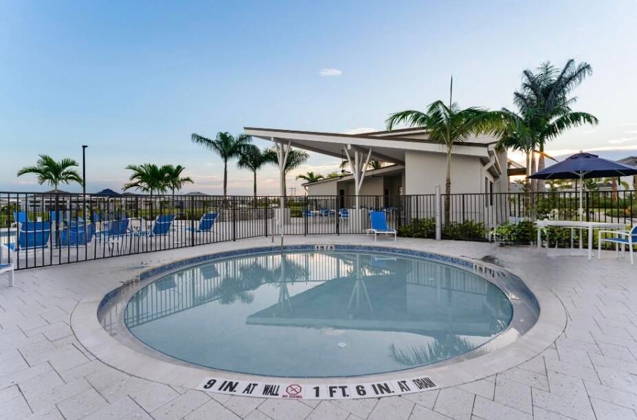 For Rent: $3,950 (5 beds, 3 baths, 2582 Square Feet)