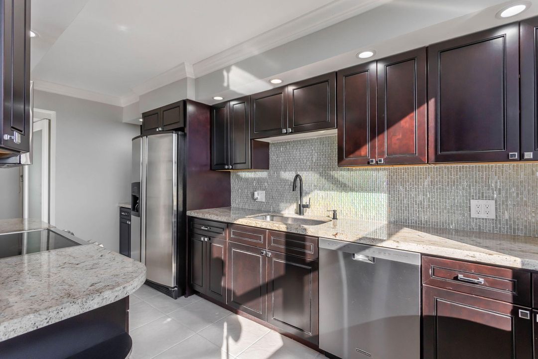 For Sale: $1,150,000 (3 beds, 2 baths, 2006 Square Feet)