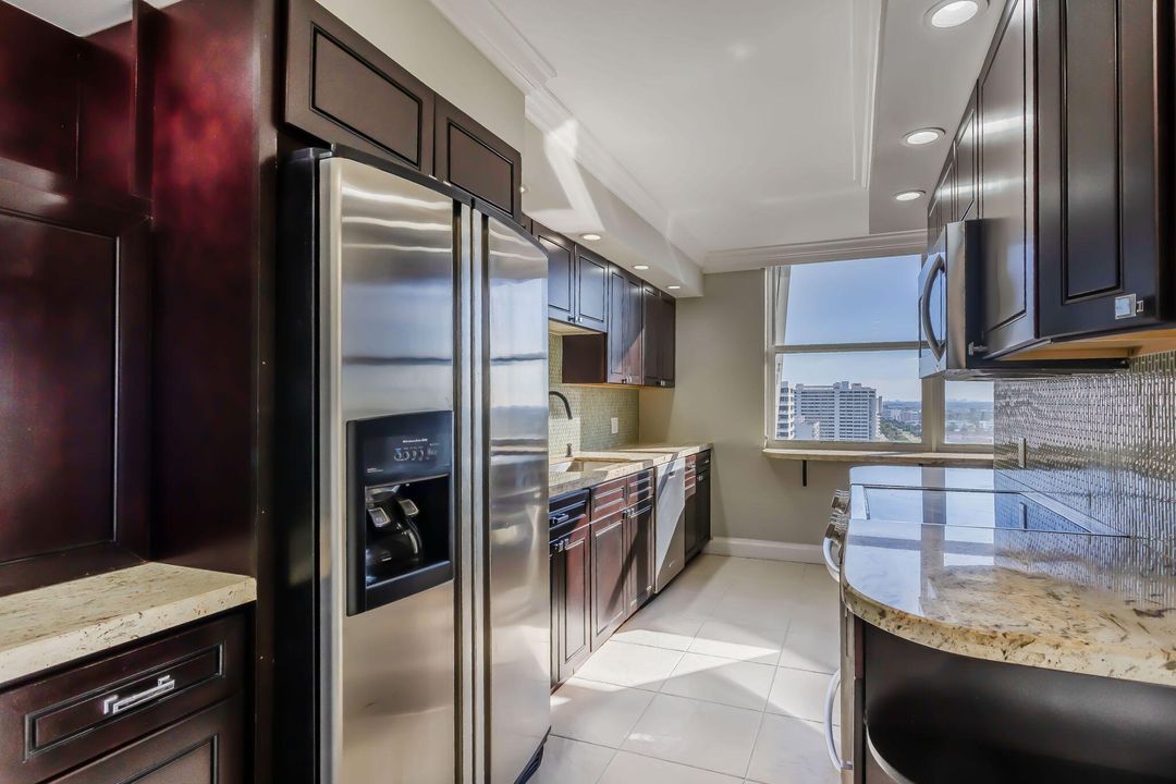 For Sale: $1,150,000 (3 beds, 2 baths, 2006 Square Feet)