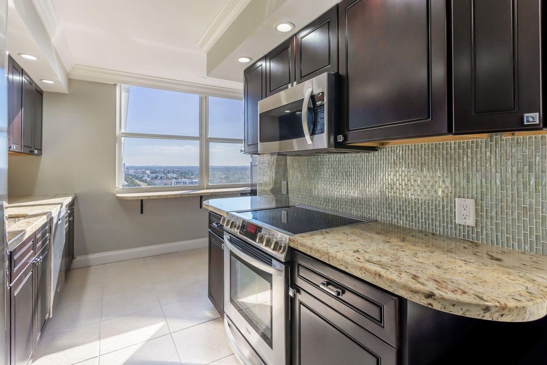 For Sale: $1,150,000 (3 beds, 2 baths, 2006 Square Feet)