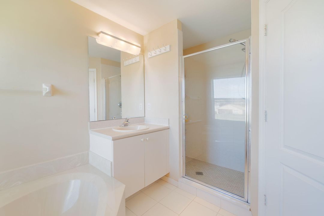 For Rent: $4,000 (3 beds, 2 baths, 1579 Square Feet)