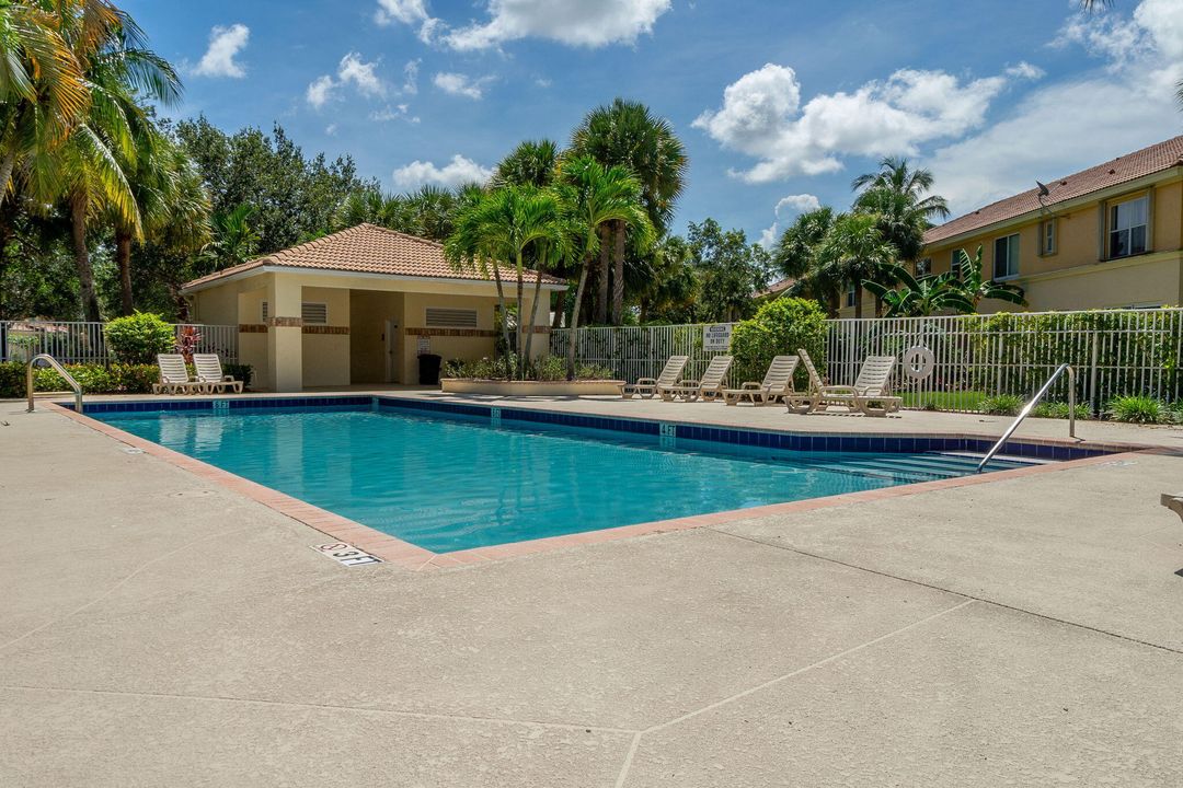 For Rent: $4,000 (3 beds, 2 baths, 1579 Square Feet)