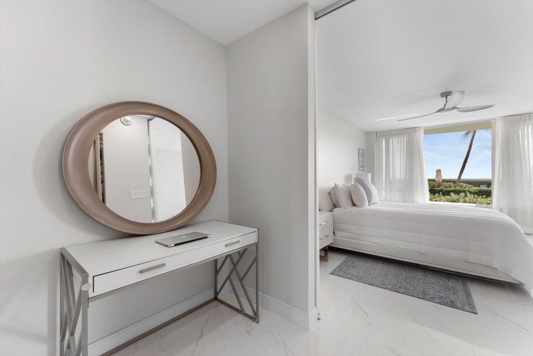 For Sale: $1,174,000 (1 beds, 2 baths, 1066 Square Feet)