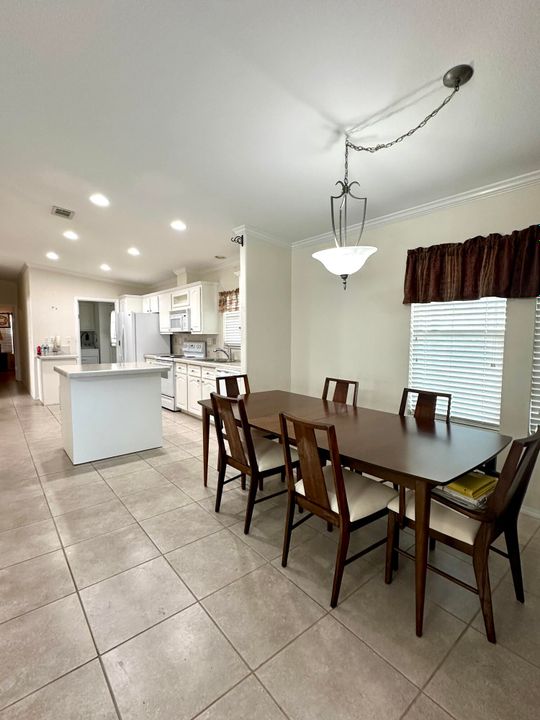 For Sale: $235,000 (3 beds, 2 baths, 1392 Square Feet)