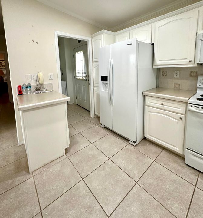 For Sale: $235,000 (3 beds, 2 baths, 1392 Square Feet)