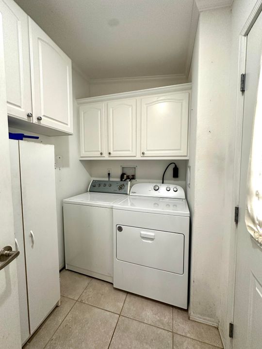 For Sale: $235,000 (3 beds, 2 baths, 1392 Square Feet)