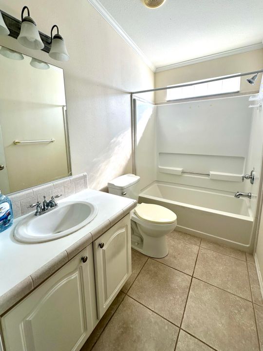 For Sale: $235,000 (3 beds, 2 baths, 1392 Square Feet)