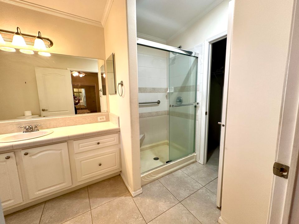 For Sale: $235,000 (3 beds, 2 baths, 1392 Square Feet)