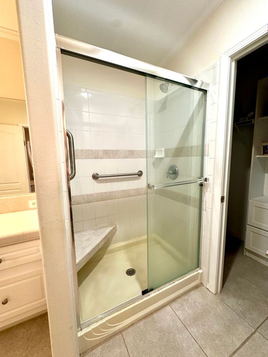 For Sale: $235,000 (3 beds, 2 baths, 1392 Square Feet)