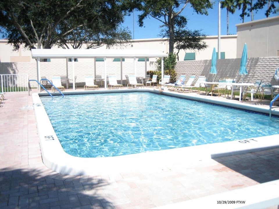 For Sale: $235,000 (3 beds, 2 baths, 1392 Square Feet)