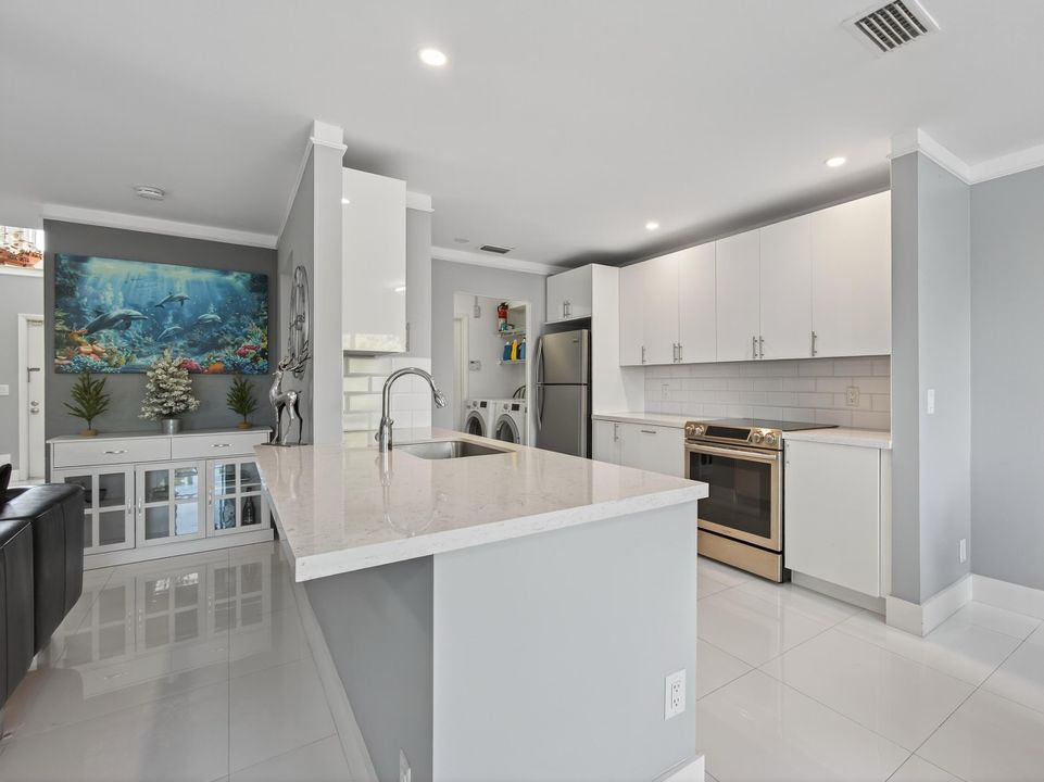 En Venta: $569,900 (3 camas, 2 baños, 1826 Pies cuadrados)