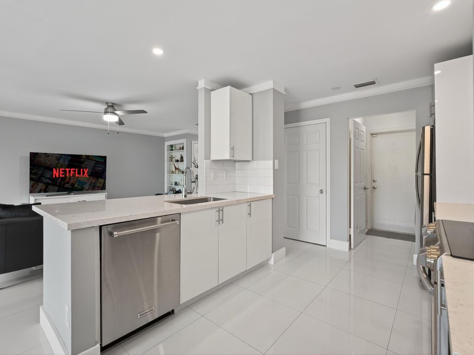 En Venta: $569,900 (3 camas, 2 baños, 1826 Pies cuadrados)