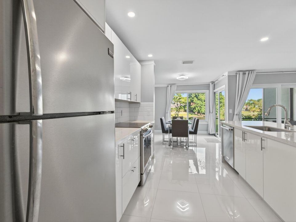 En Venta: $569,900 (3 camas, 2 baños, 1826 Pies cuadrados)