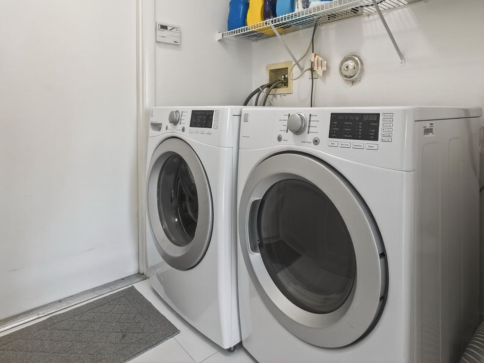 En Venta: $569,900 (3 camas, 2 baños, 1826 Pies cuadrados)