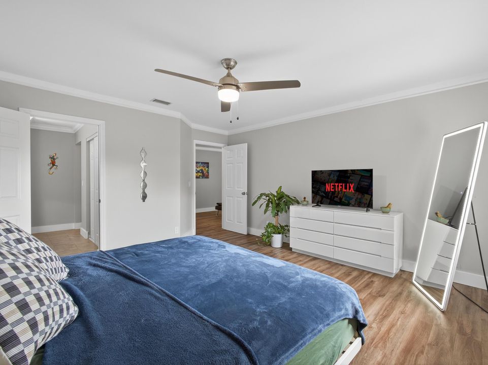 En Venta: $569,900 (3 camas, 2 baños, 1826 Pies cuadrados)