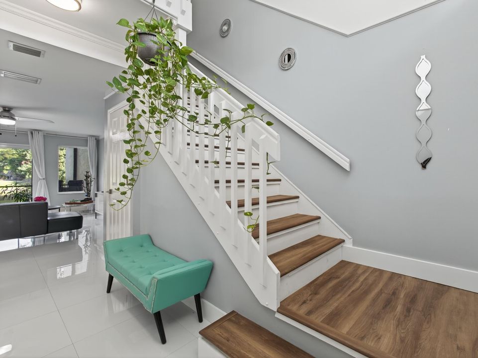 En Venta: $569,900 (3 camas, 2 baños, 1826 Pies cuadrados)