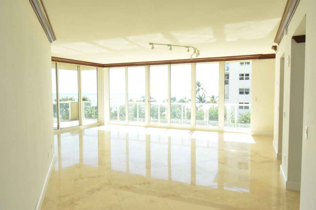 出租: $8,000 (2 贝兹, 2 浴室, 2108 平方英尺)