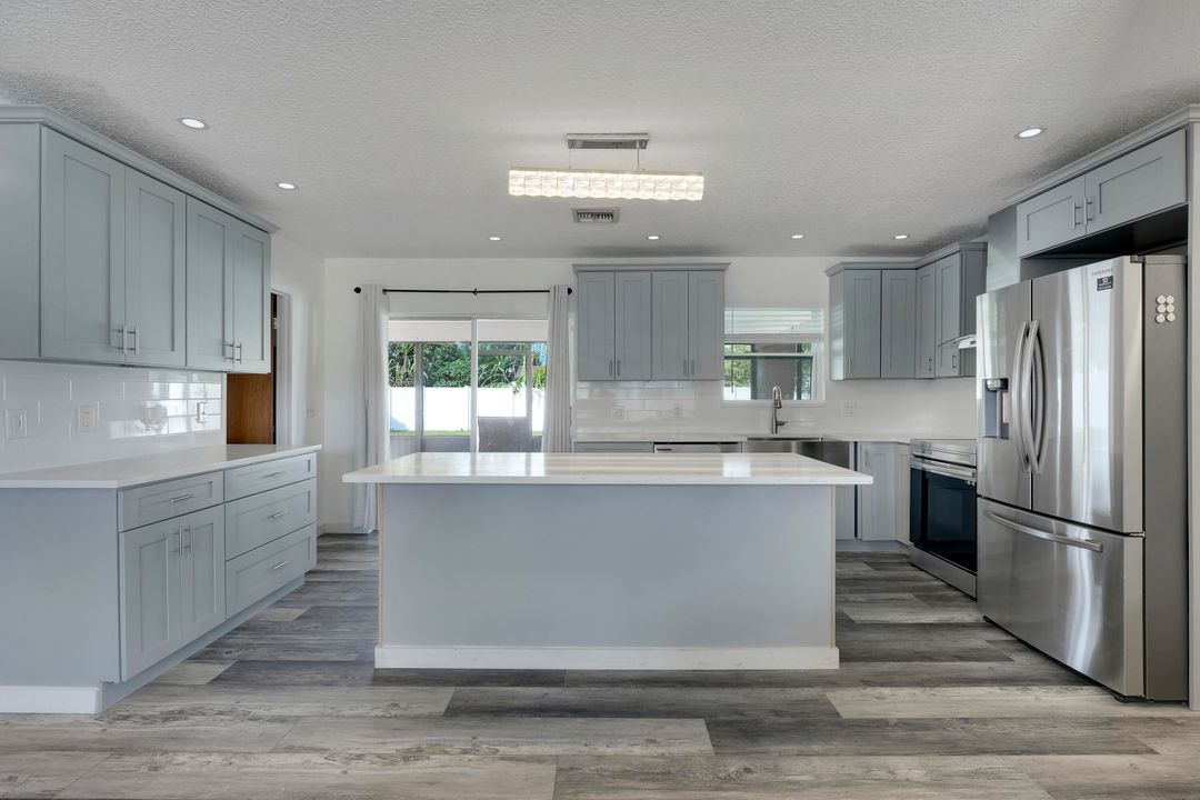 For Sale: $549,000 (3 beds, 1 baths, 1248 Square Feet)