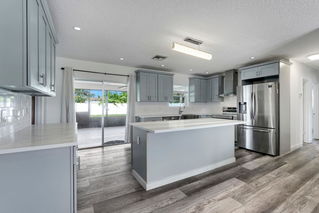 For Sale: $549,000 (3 beds, 1 baths, 1248 Square Feet)