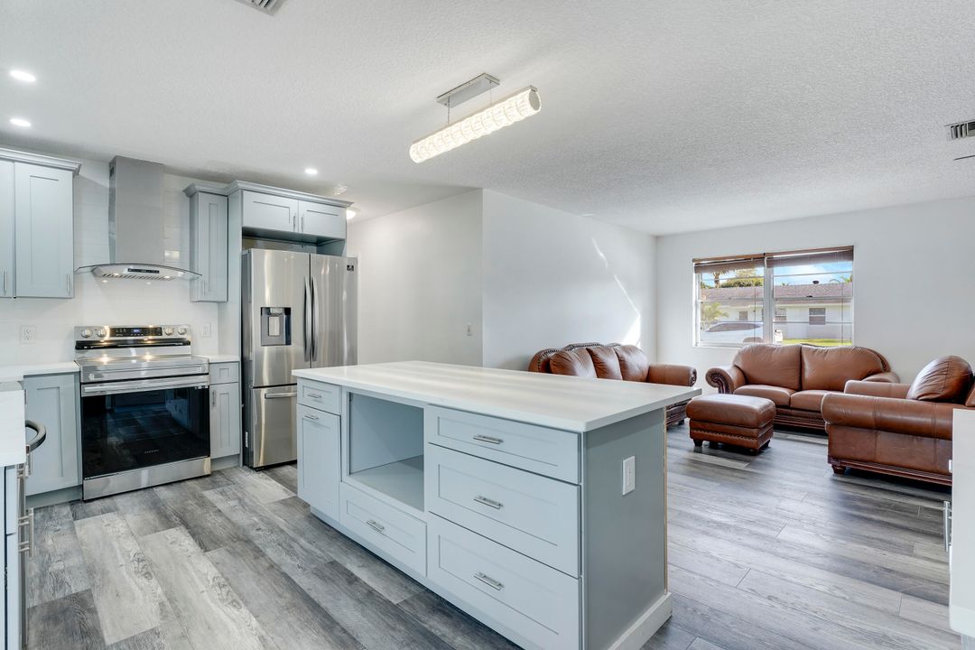 For Sale: $549,000 (3 beds, 1 baths, 1248 Square Feet)