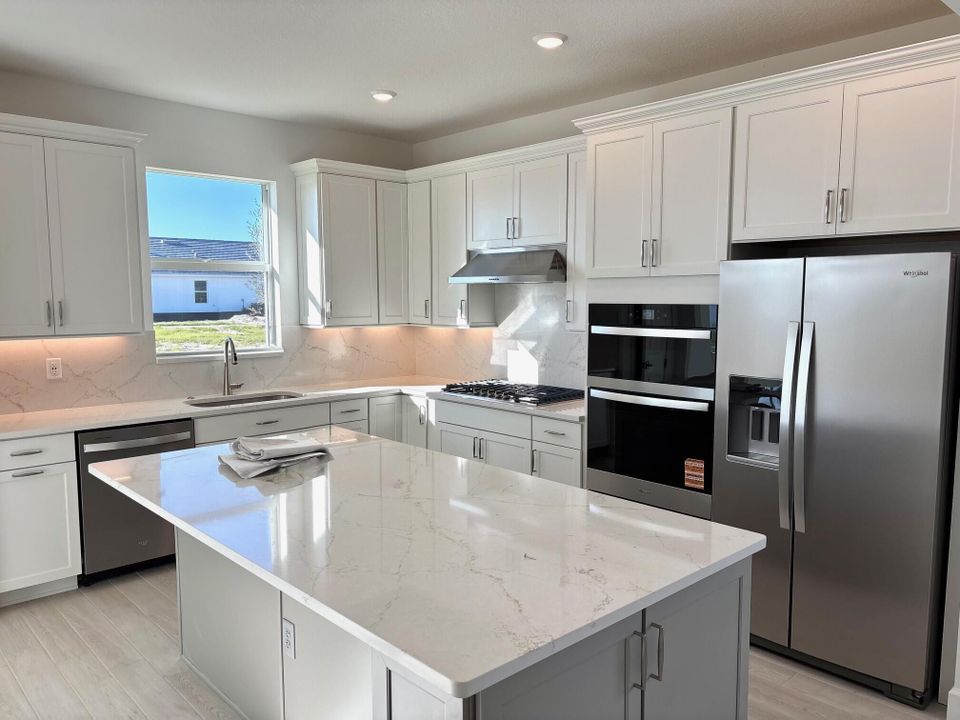 For Sale: $532,045 (2 beds, 2 baths, 1618 Square Feet)