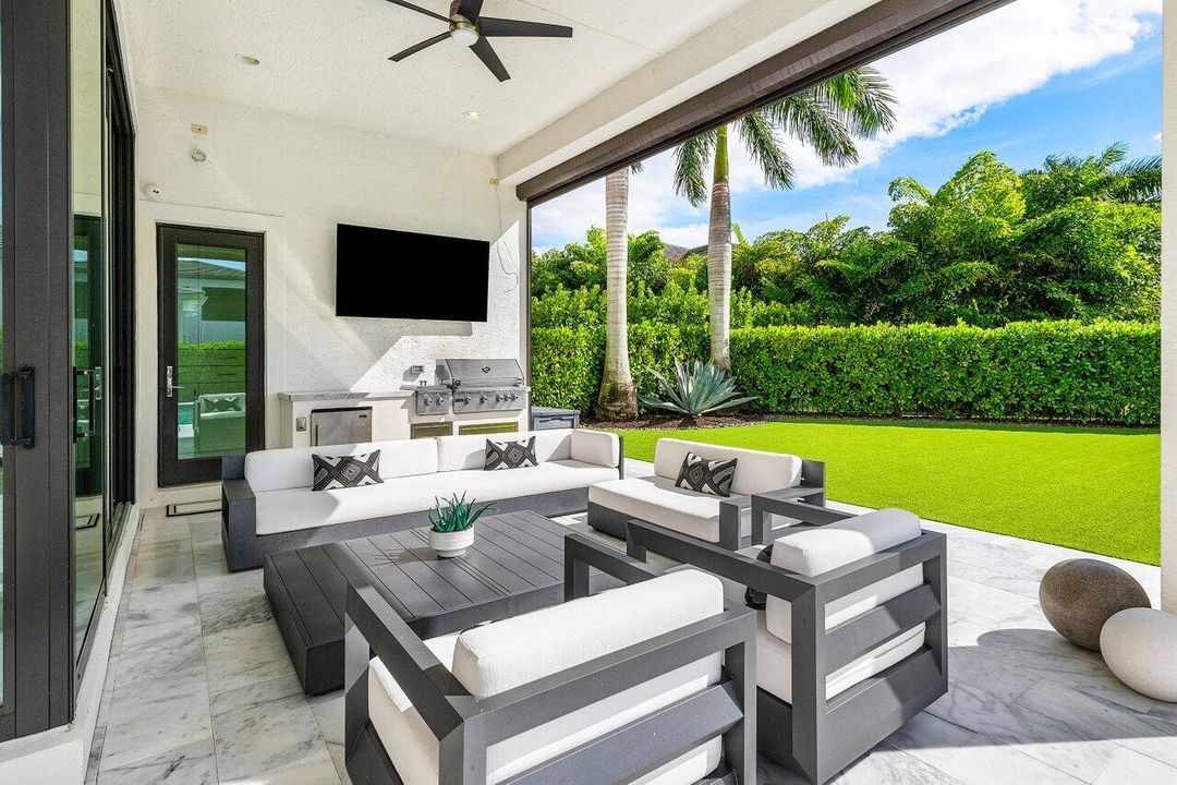 For Sale: $4,799,000 (6 beds, 7 baths, 6180 Square Feet)